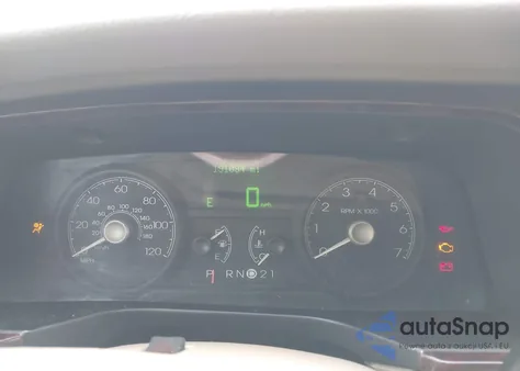 2006 Lincoln Town Car Signature Limited z USA, uszkodzony, nr VIN 1LNHM82W76Y603878